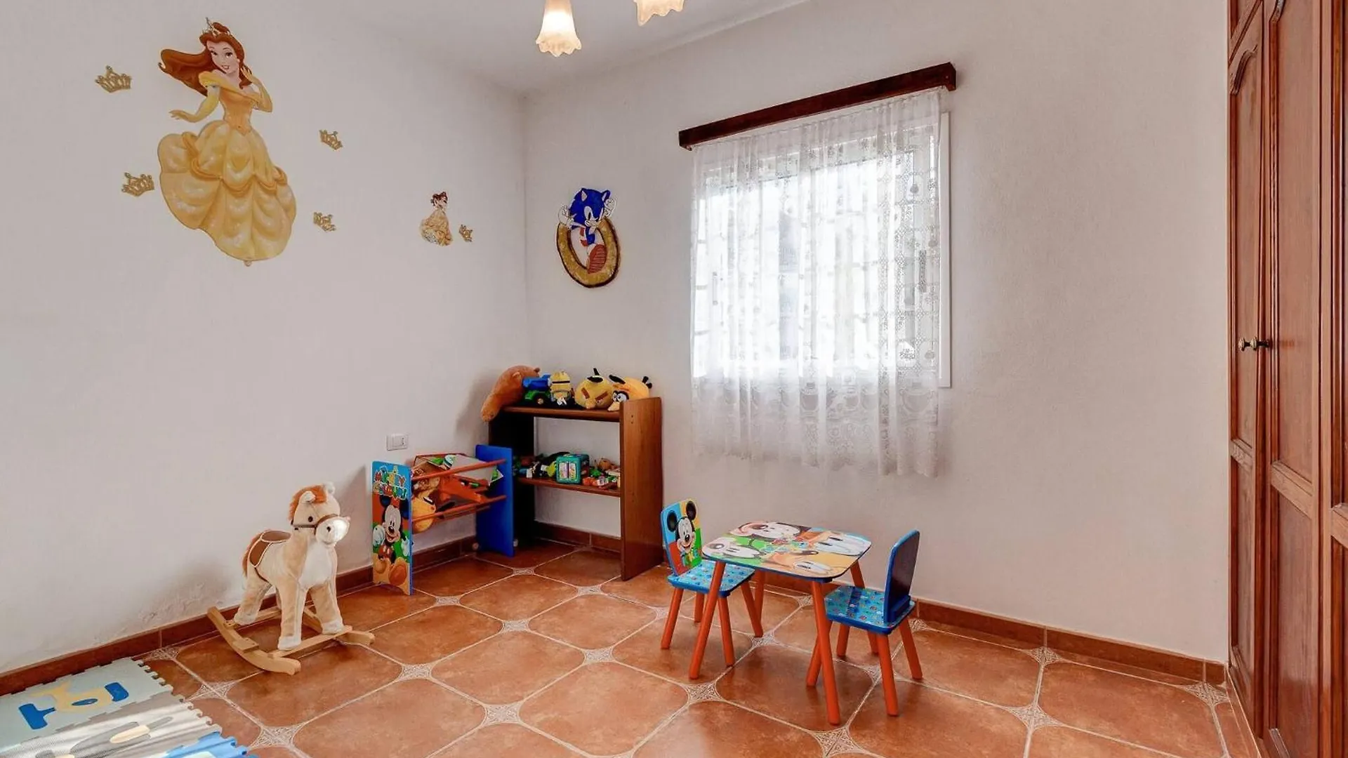 Beautiful Arianny House With Pool Apartment Arona  Spain
