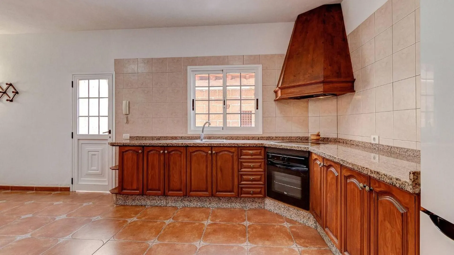 Beautiful Arianny House With Pool Apartment Arona