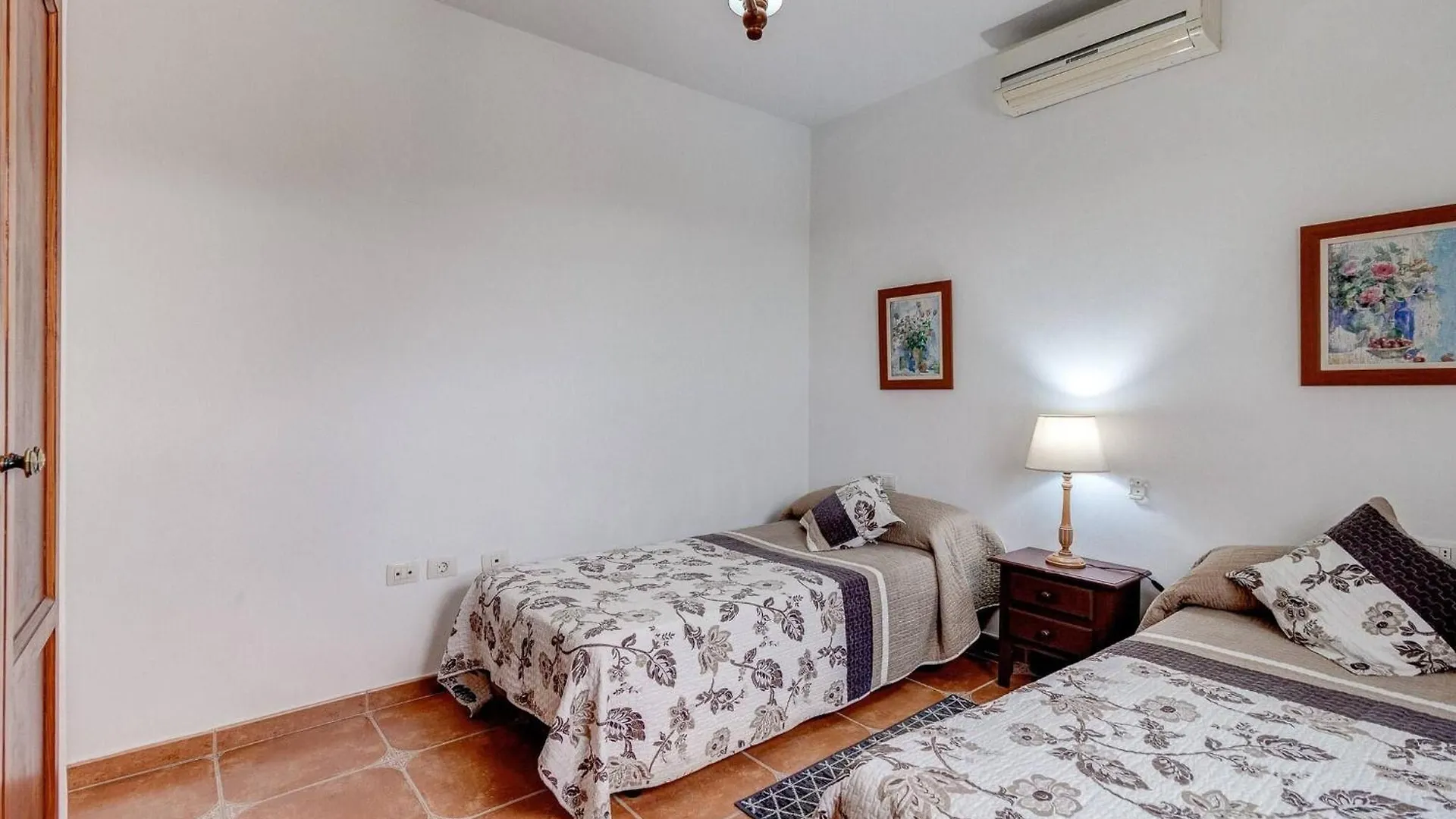 Beautiful Arianny House With Pool Apartment Arona