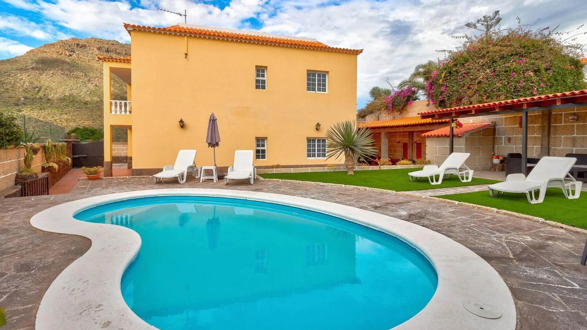 Beautiful Arianny House With Pool Apartment Arona