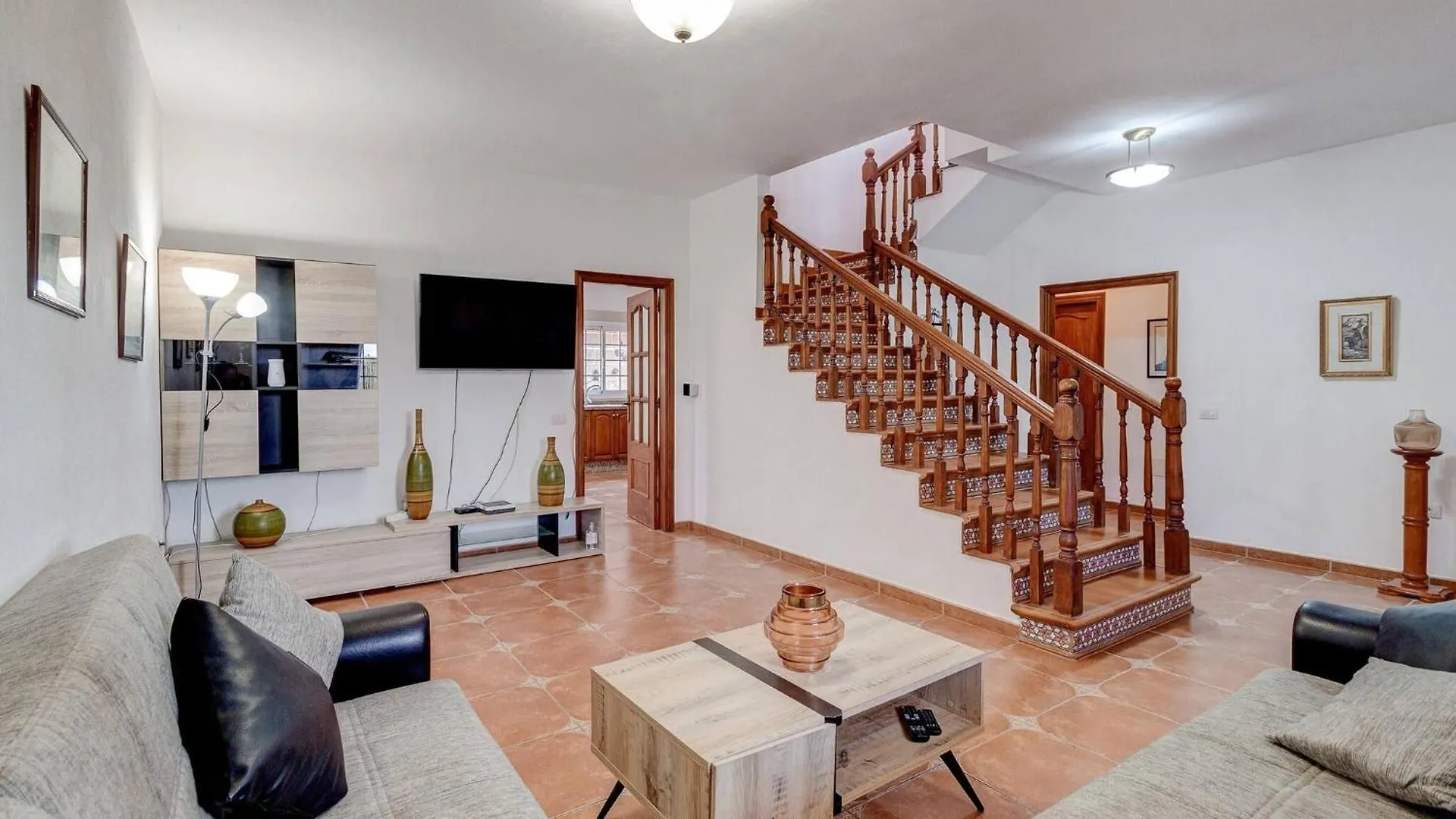Beautiful Arianny House With Pool Apartment Arona  Spain